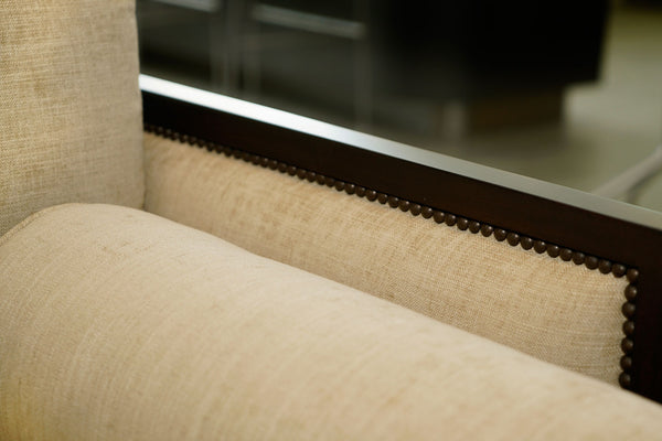 Lehne des Boehm Sofas mit Nieten