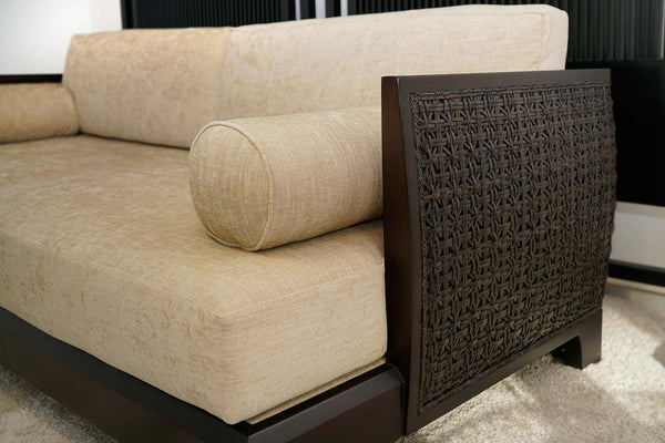 Seite des Boehm Sofas aus geflochtenem Leder