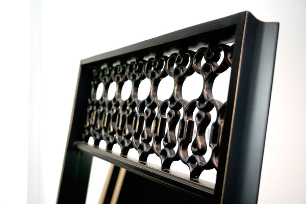 oberer Holzrahmen im Antiklook des Standspiegels