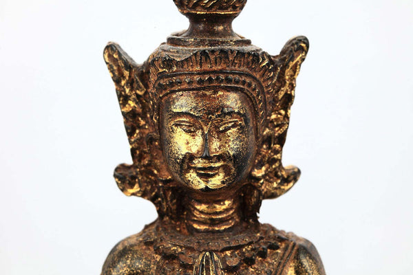 Detailansicht des Kopfs des thailändischen Schutzenengels Teppanom.