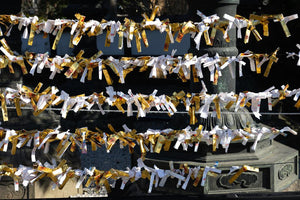 Omikuji Orakelsammlung in Tokyo